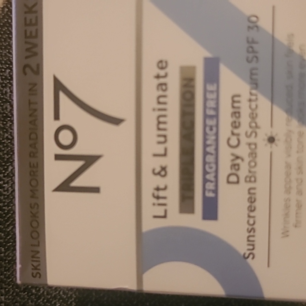NO7 LIFT LUMINATE TRIPLE ACTION DAY CREAM GRAGRANCE FREE SPF 30 Wrinkle Reducer - Picture 5 of 6